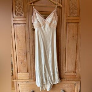 Carmen Marc Valvo Cream Satin Gown Size 6